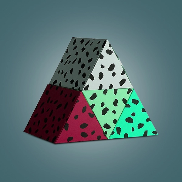 custom pyramid boxes